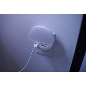 Corp de iluminat LED de veghe cu senzor și cu fișă integrată LUNETTA 2xUSB LED/13W/230V Ledvance