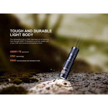 Lanternă LED reîncărcabilă LED/USB IP68 600 lm 70 de ore Fenix E09R